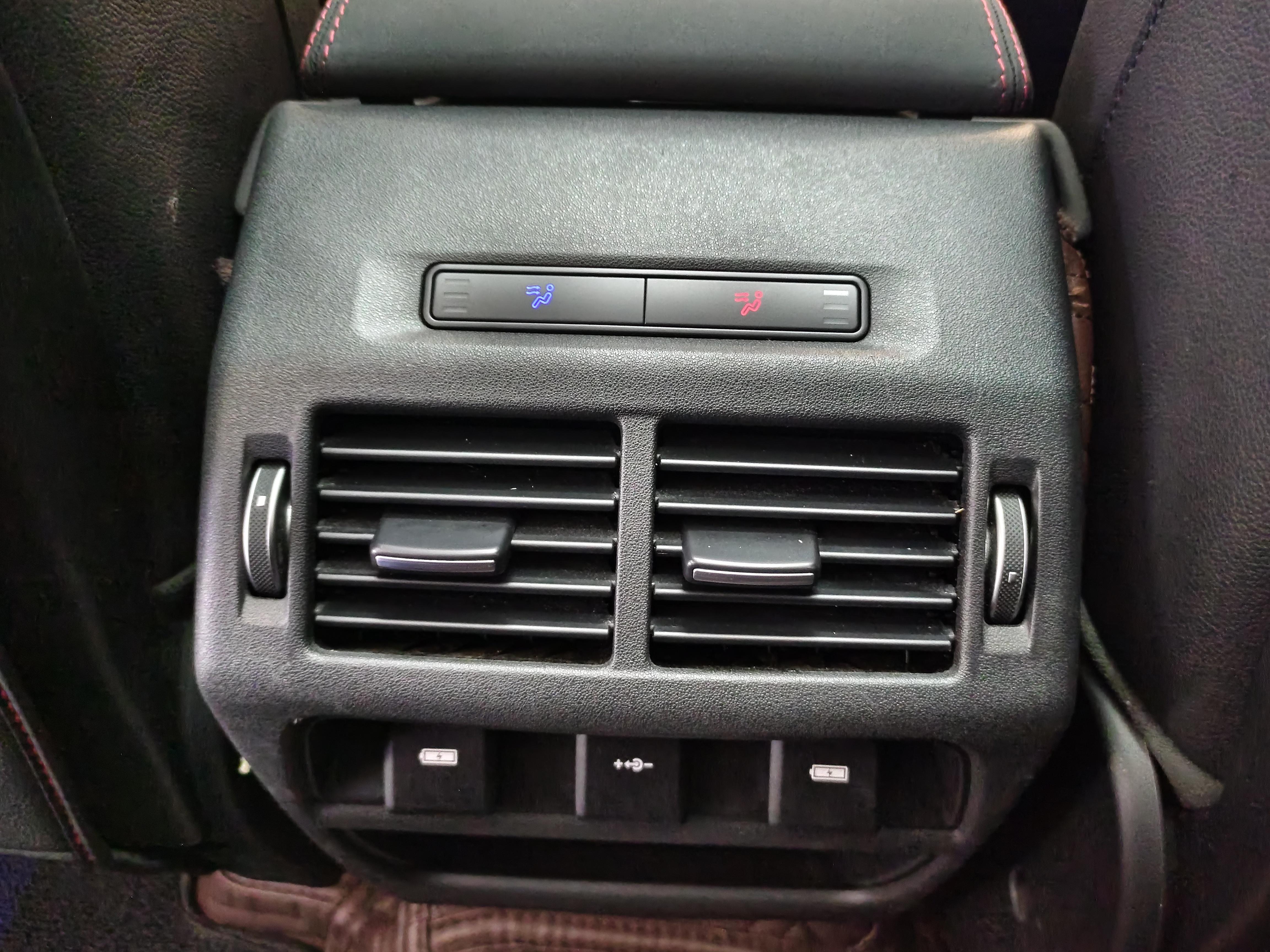 Land Rover Discovery Sport 2020 thumb 11
