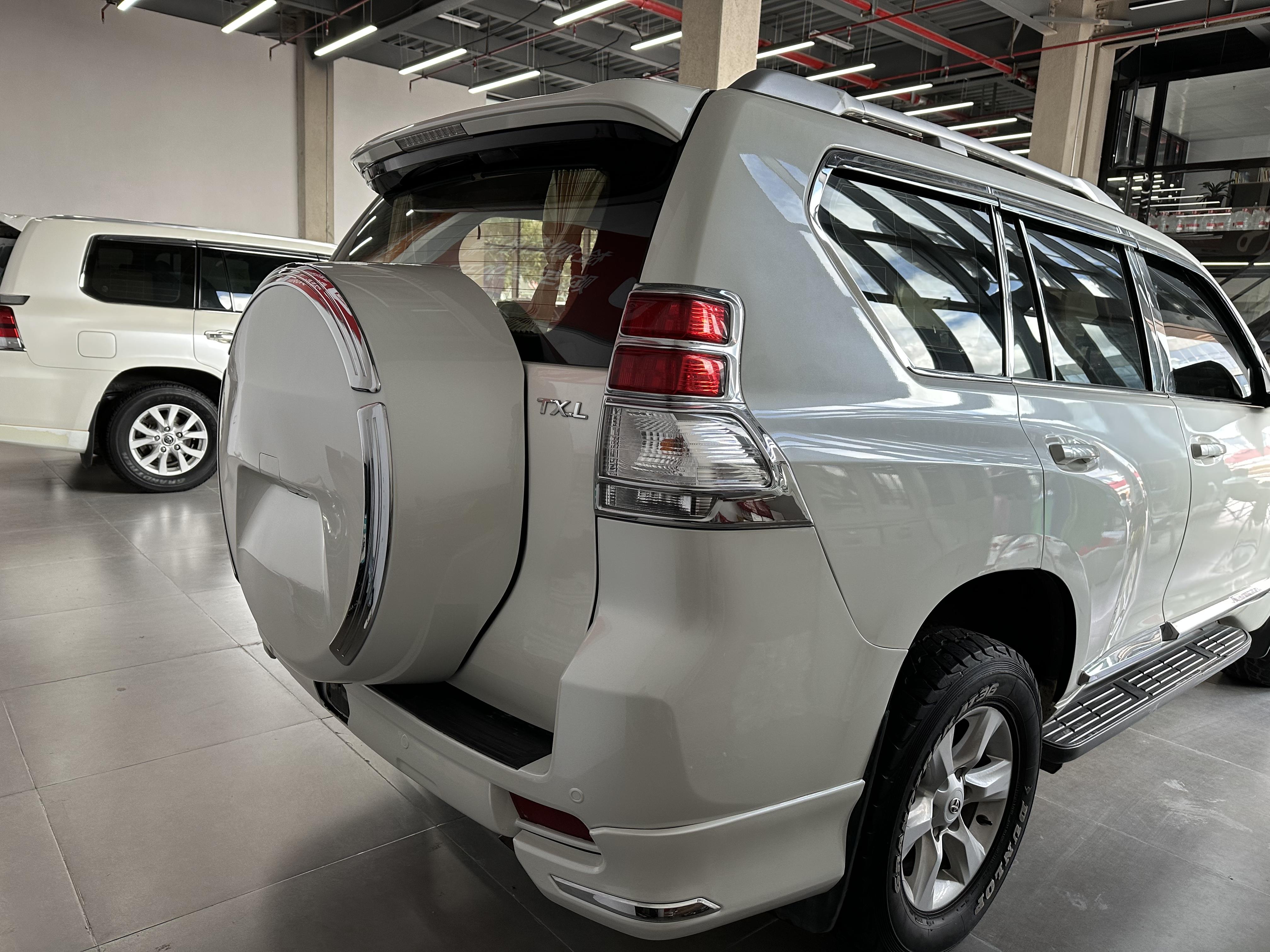 Toyota Land Cruiser Prado 2013 thumb 3