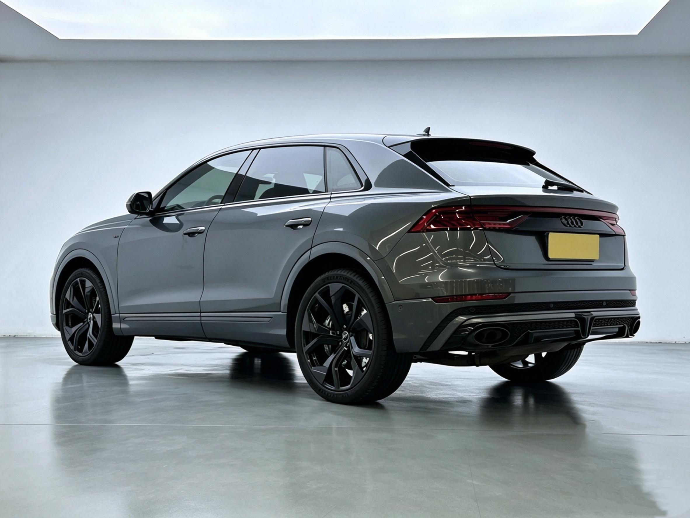 Audi Q8 2019 thumb 2