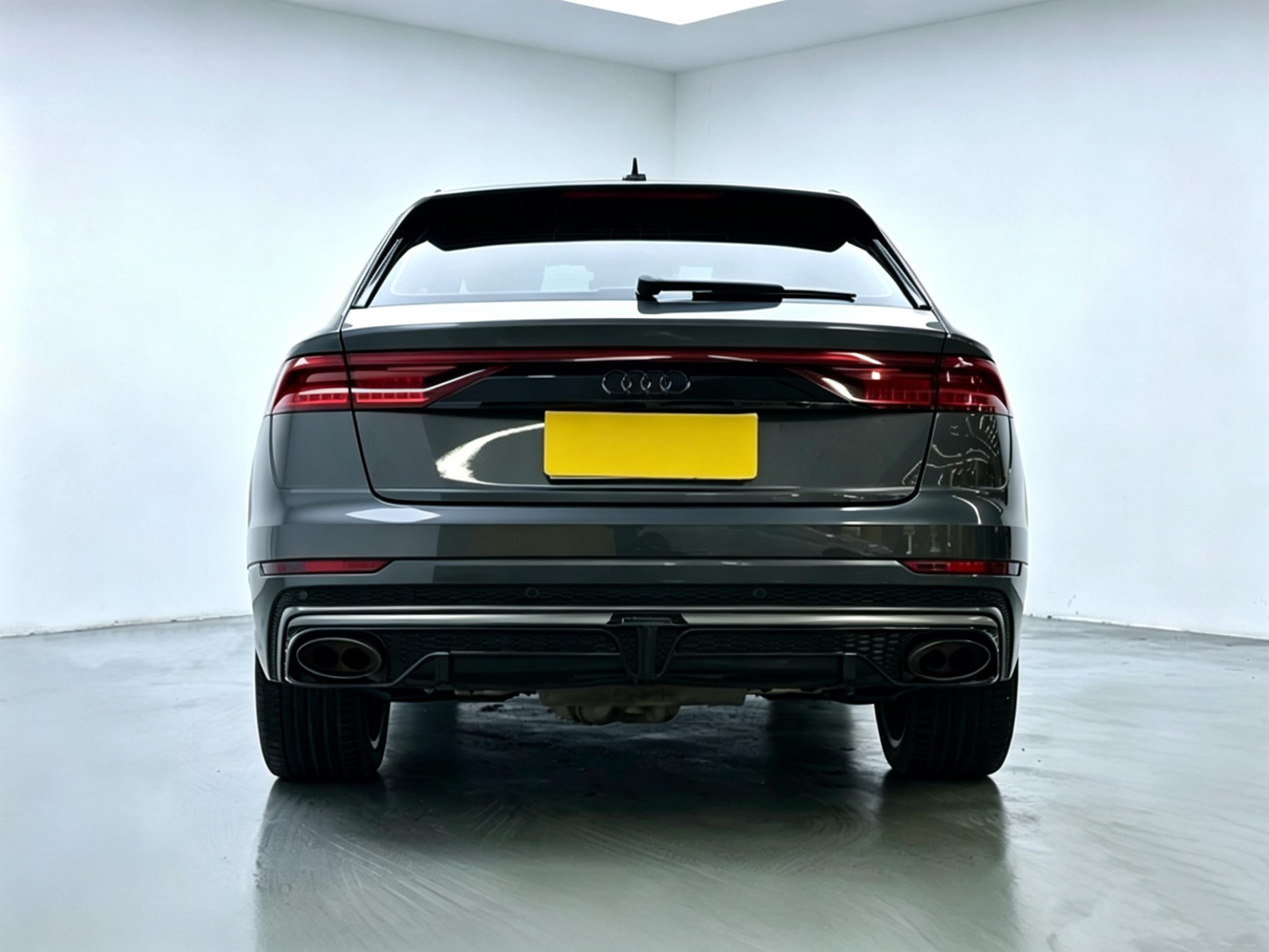 Audi Q8 2019 thumb 3