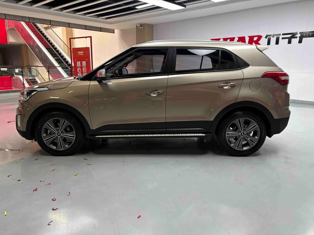 Hyundai ix25 2015 thumb 2