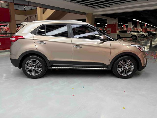 Hyundai ix25 2015 thumb 6