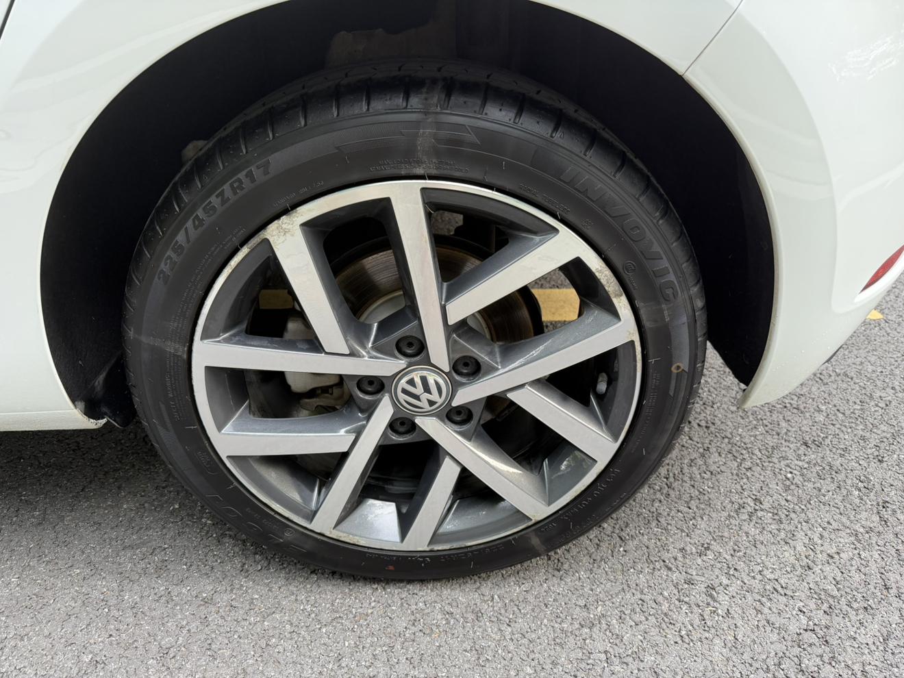Volkswagen Golf Sportsvan 2018 thumb 4