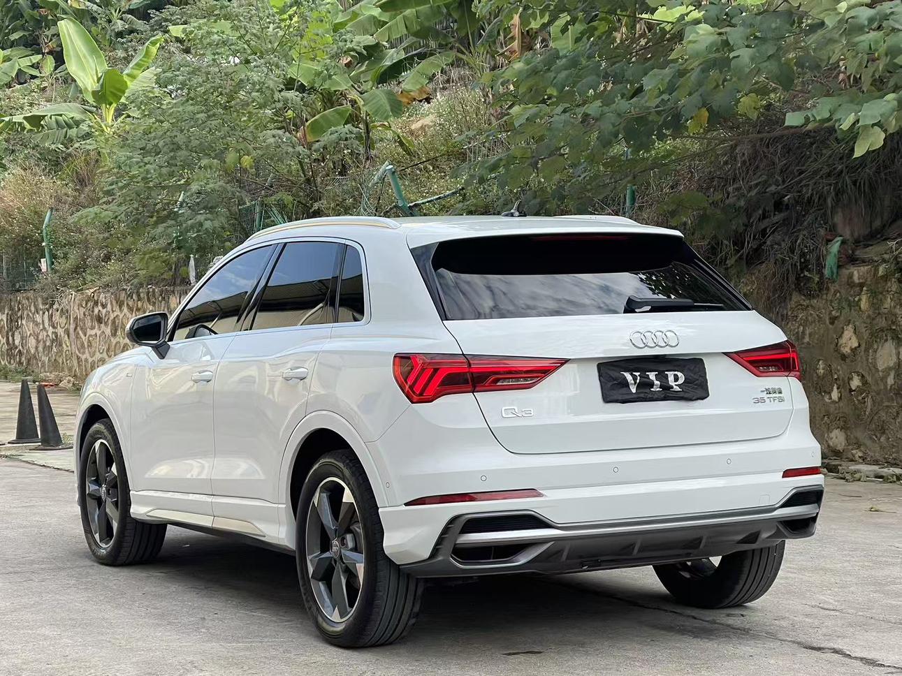 Audi Q3 2020 thumb 2