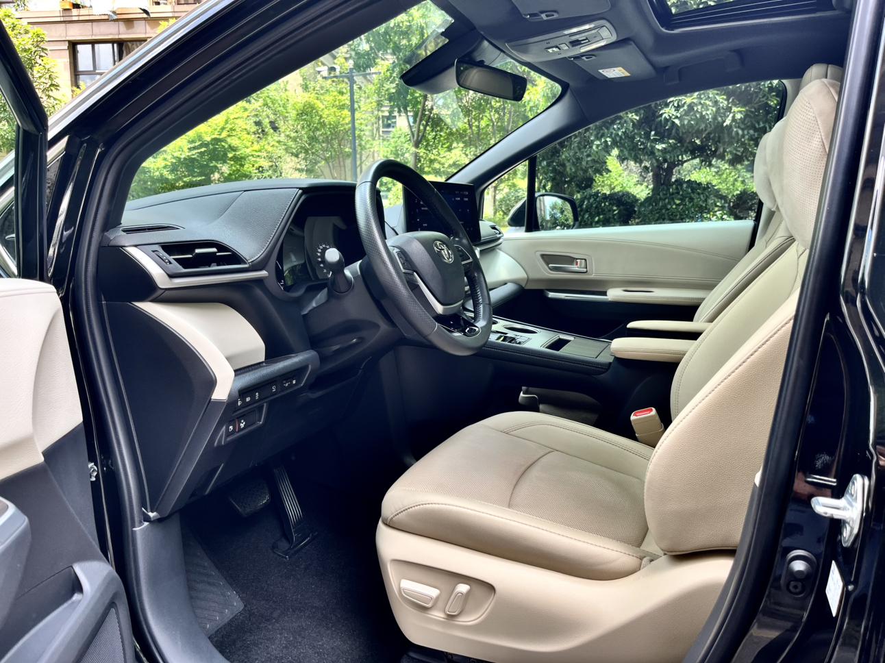 Toyota Sienna 2023 thumb 8