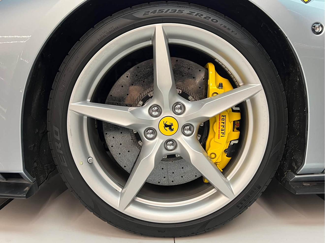 Ferrari F8 2019 thumb 5