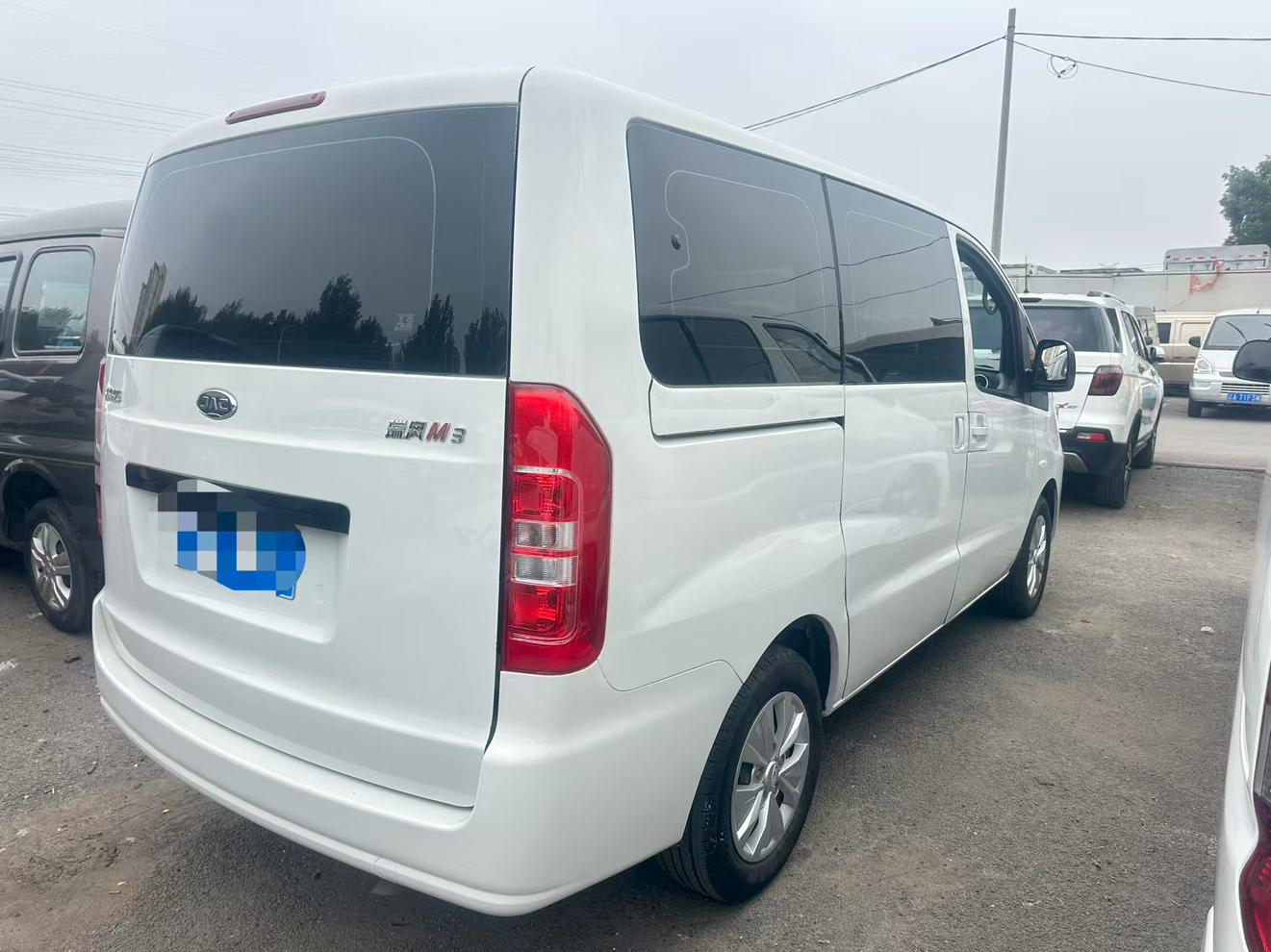 JAC Refine M3 2019 thumb 4