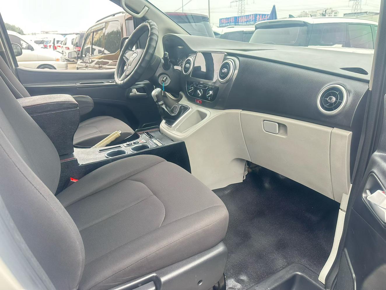 JAC Refine M3 2019 thumb 5