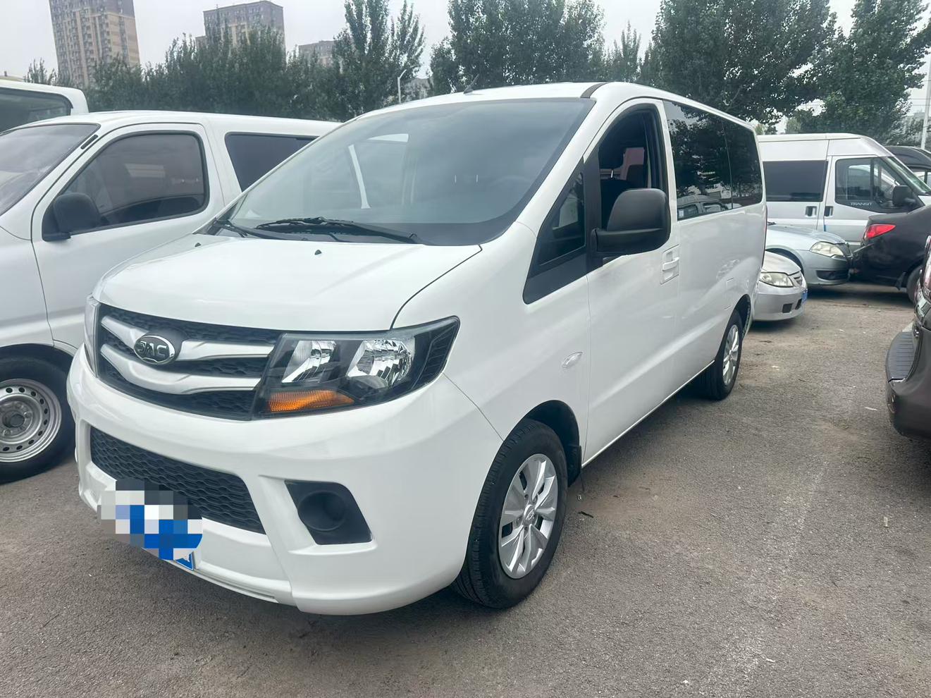 JAC Refine M3 2019 thumb 8
