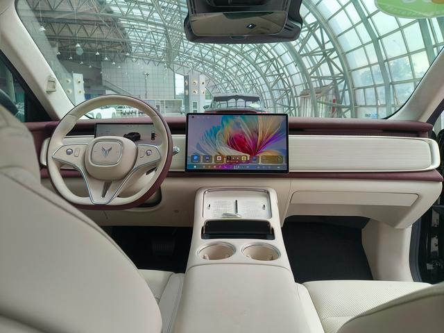 Voyah Lan Tu Zhi Yin 2025 thumb 11