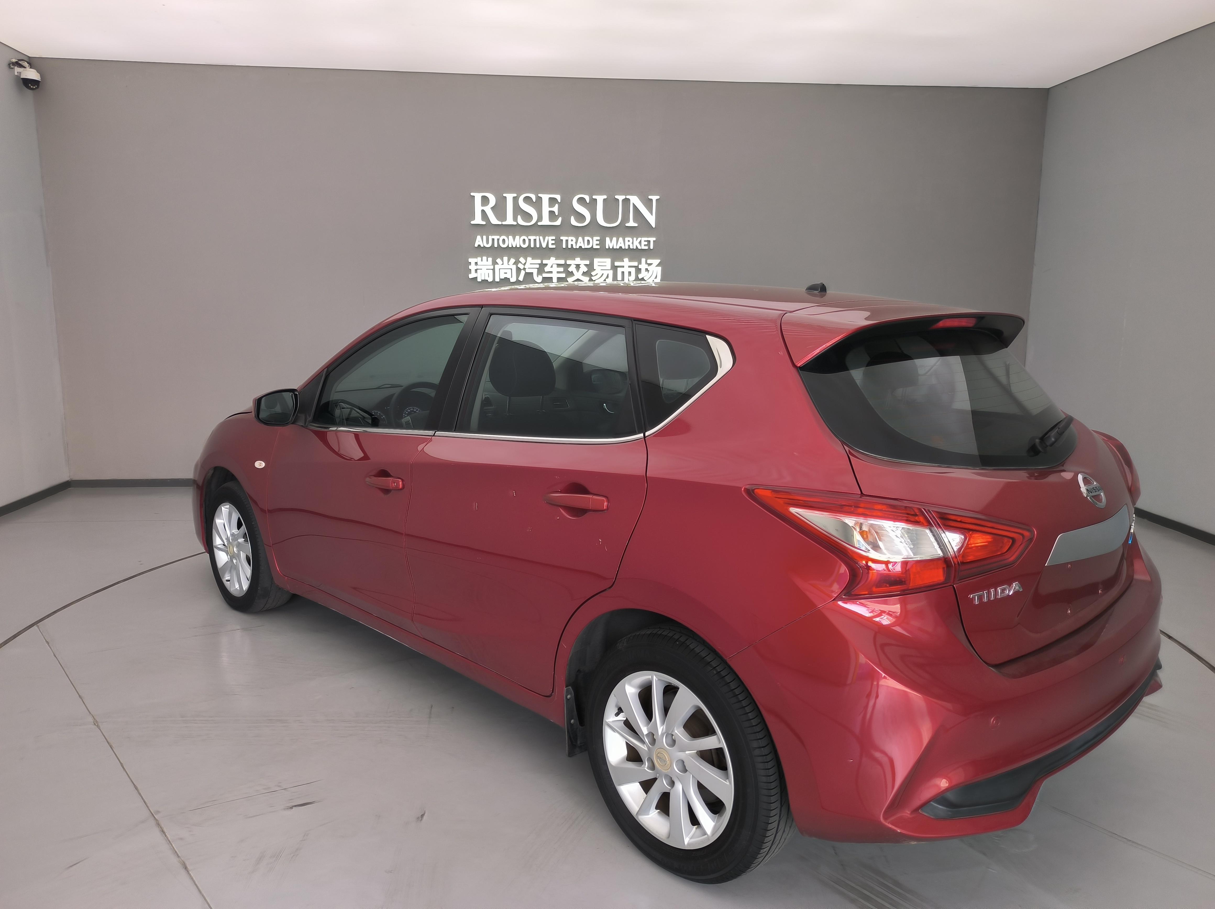 Nissan Tiida 2019 thumb 2
