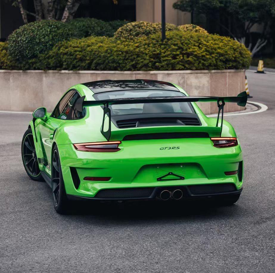 Porsche 911 2018 thumb 3