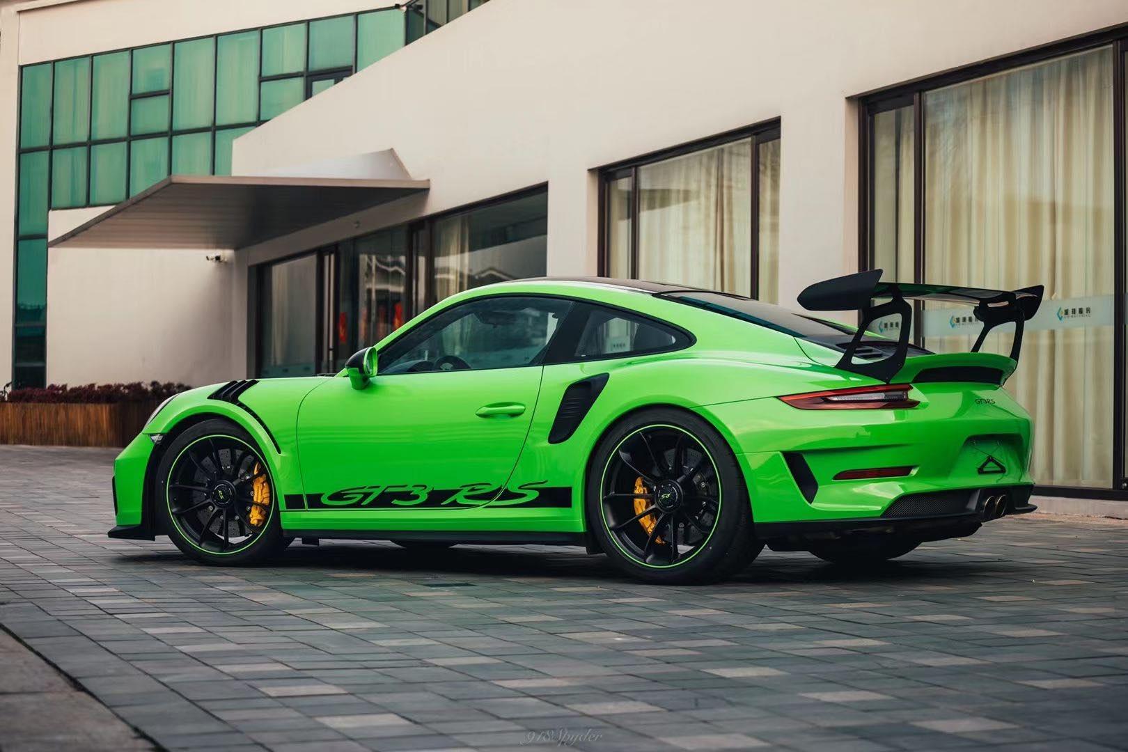 Porsche 911 2018 thumb 6