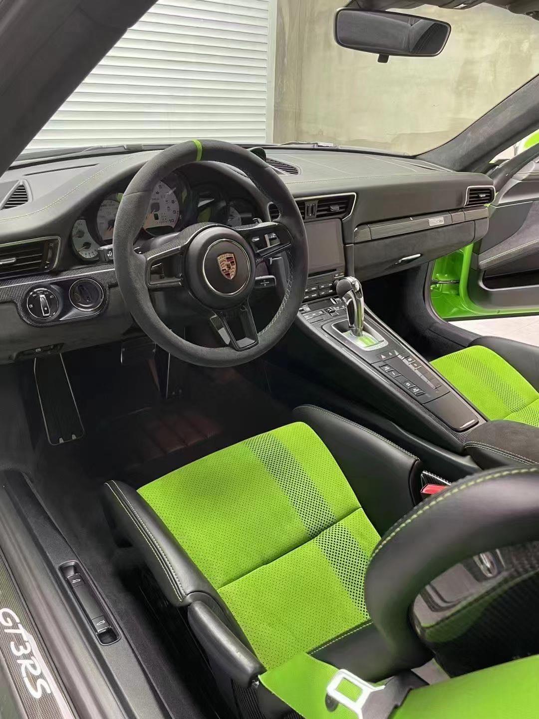 Porsche 911 2018 thumb 9