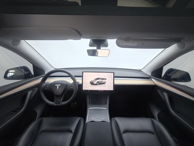 Tesla Model Y 2022 thumb 12