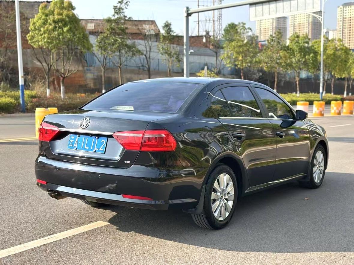 Volkswagen Lavida XR 2013 thumb 4