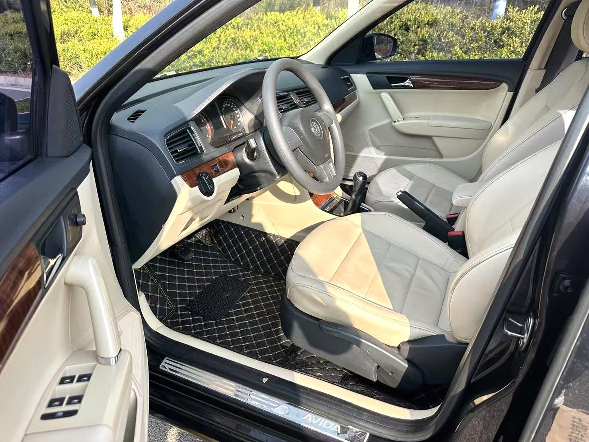 Volkswagen Lavida XR 2013 thumb 6