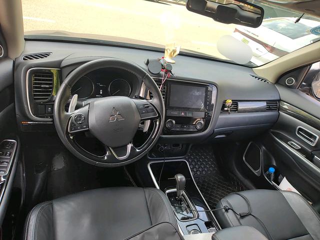 Mitsubishi Outlander 2019 thumb 8