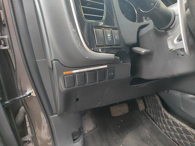 Mitsubishi Outlander 2019 thumb 12