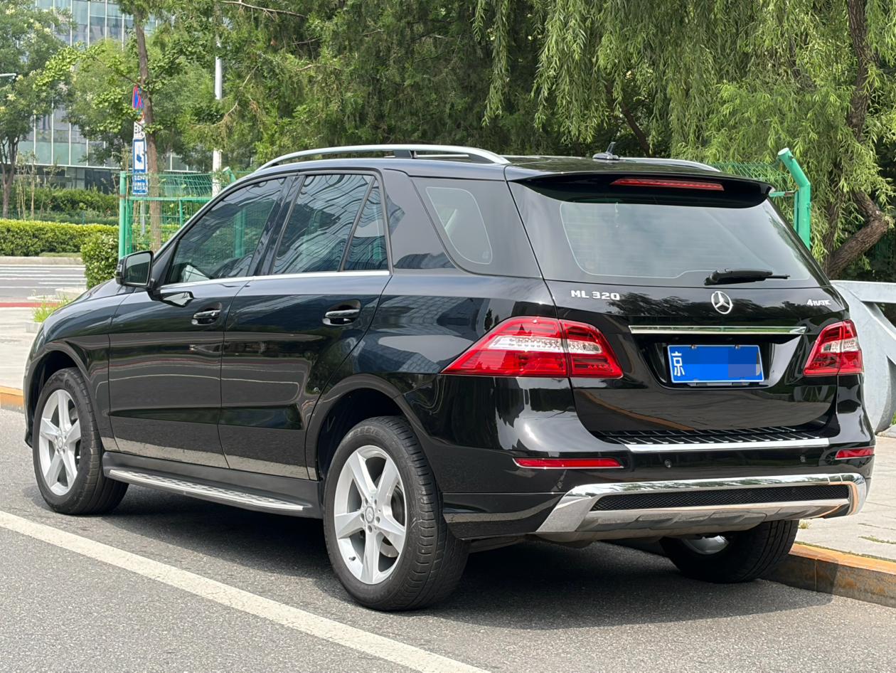 Mercedes-Benz M-Класс 2015 thumb 3