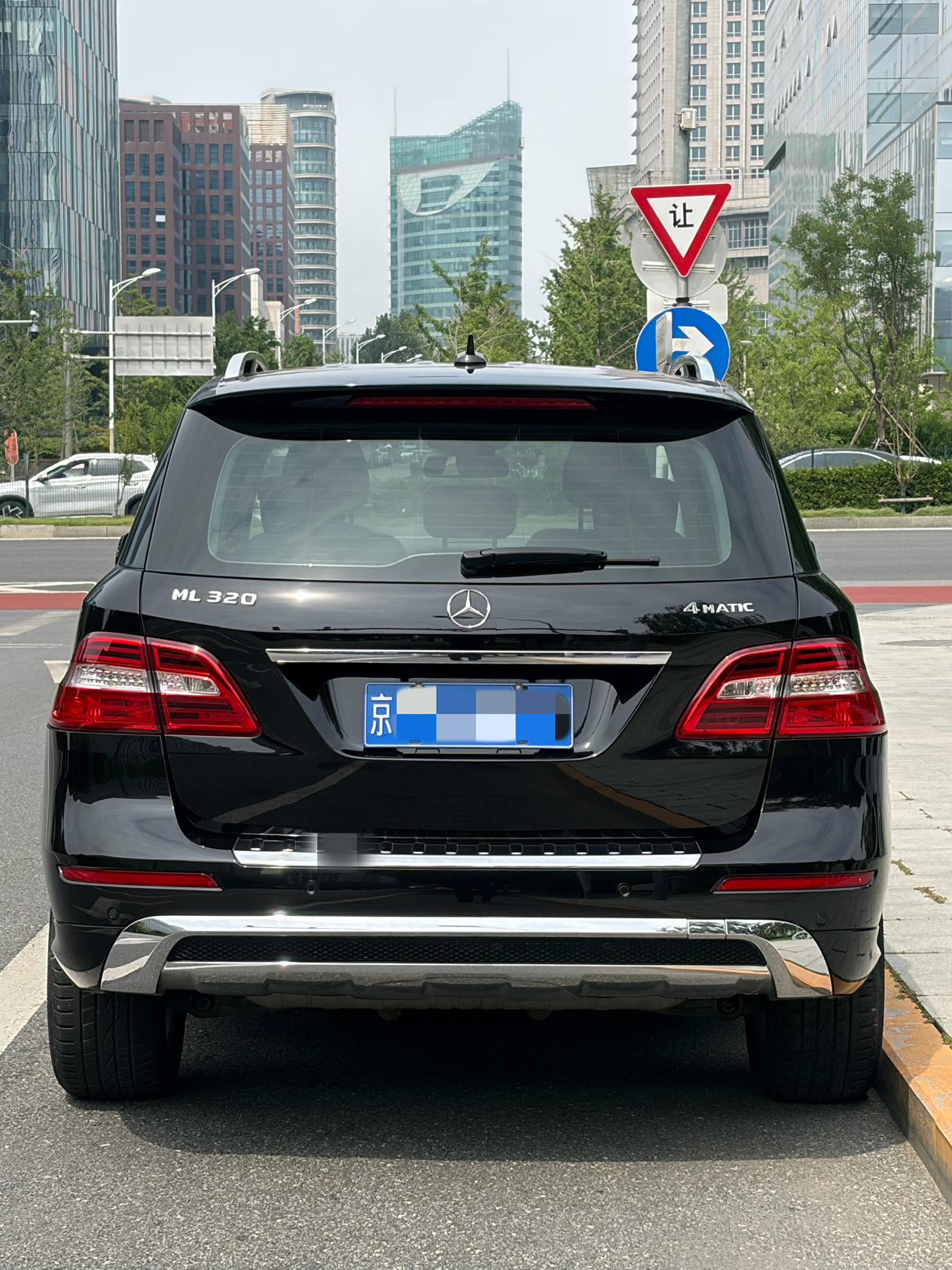 Mercedes-Benz M-Класс 2015 thumb 4