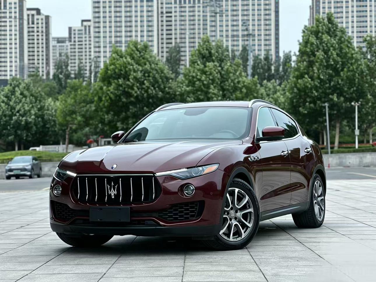 Maserati Levante 2016 thumb 8