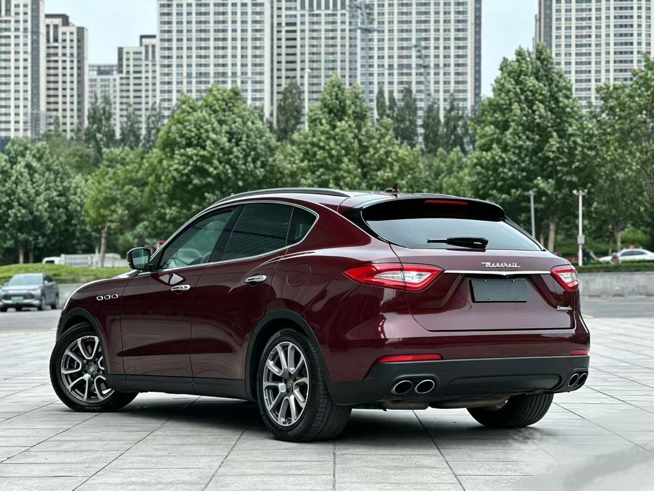 Maserati Levante 2016 thumb 10