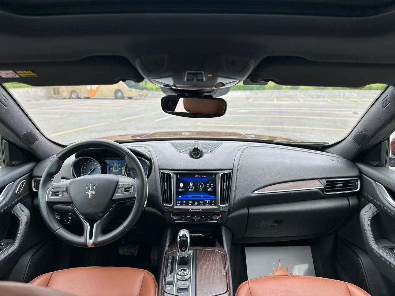 Maserati Levante 2016 thumb 12