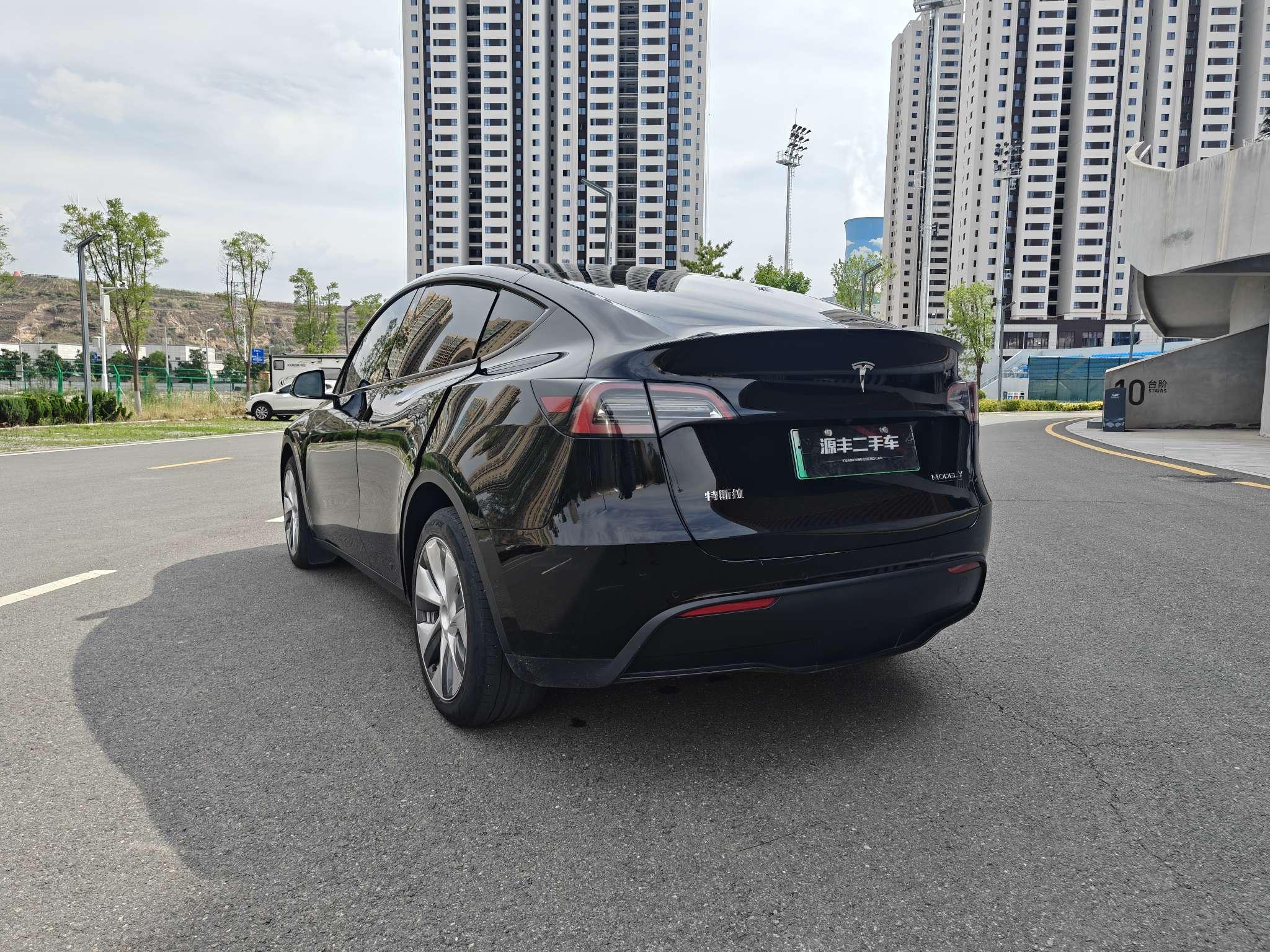 Tesla Model Y 2022 thumb 3