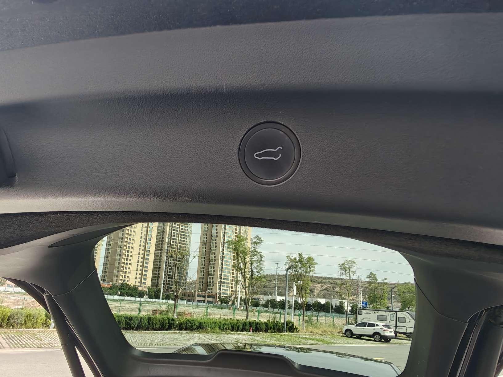 Tesla Model Y 2022 thumb 7