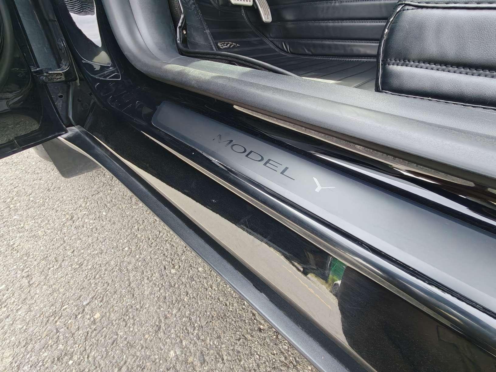 Tesla Model Y 2022 thumb 8