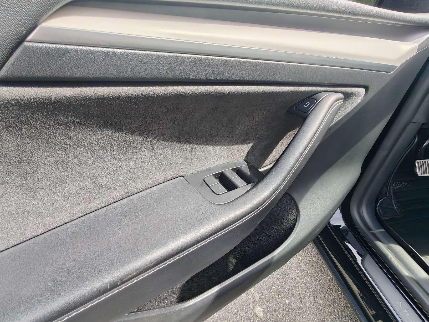 Tesla Model Y 2022 thumb 9