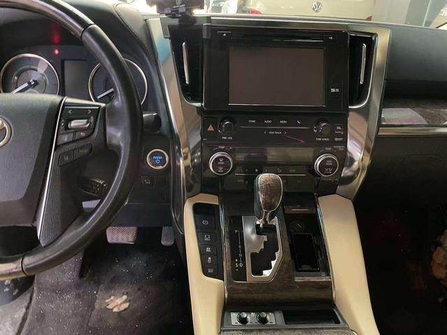 Toyota Vellfire 2019 thumb 6