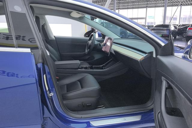 Tesla Model 3 2020 thumb 9