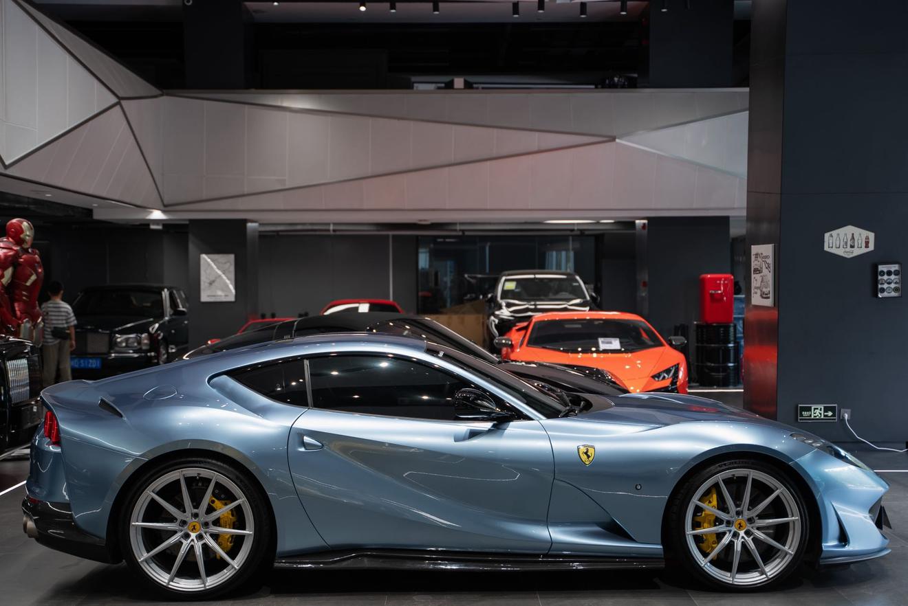 Ferrari 812 2017 thumb 3