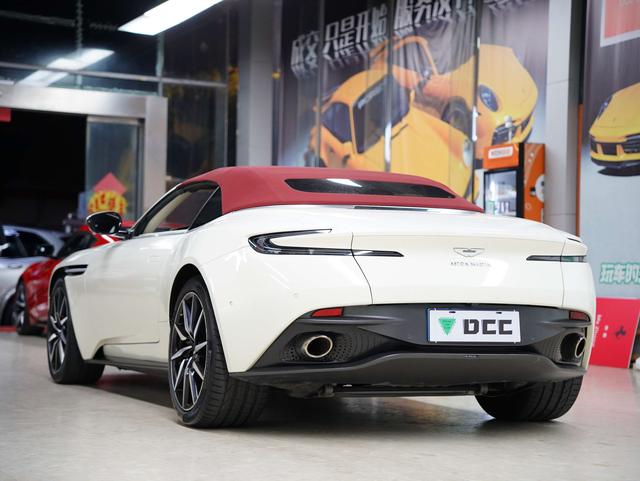Aston Martin DB11 2019 thumb 3