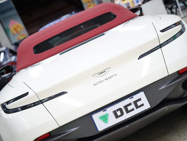 Aston Martin DB11 2019 thumb 9