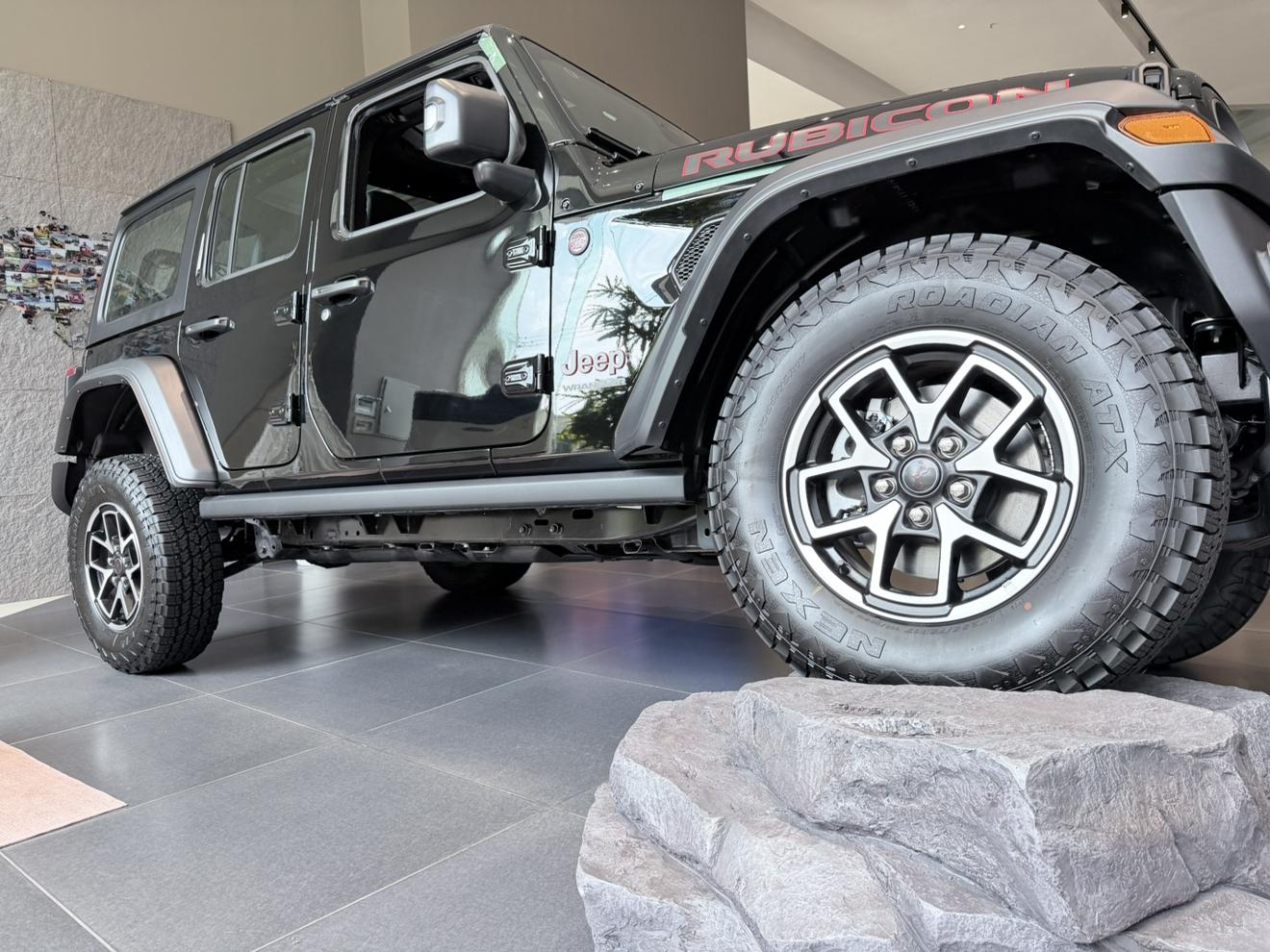 Jeep Wrangler 2024 thumb 6
