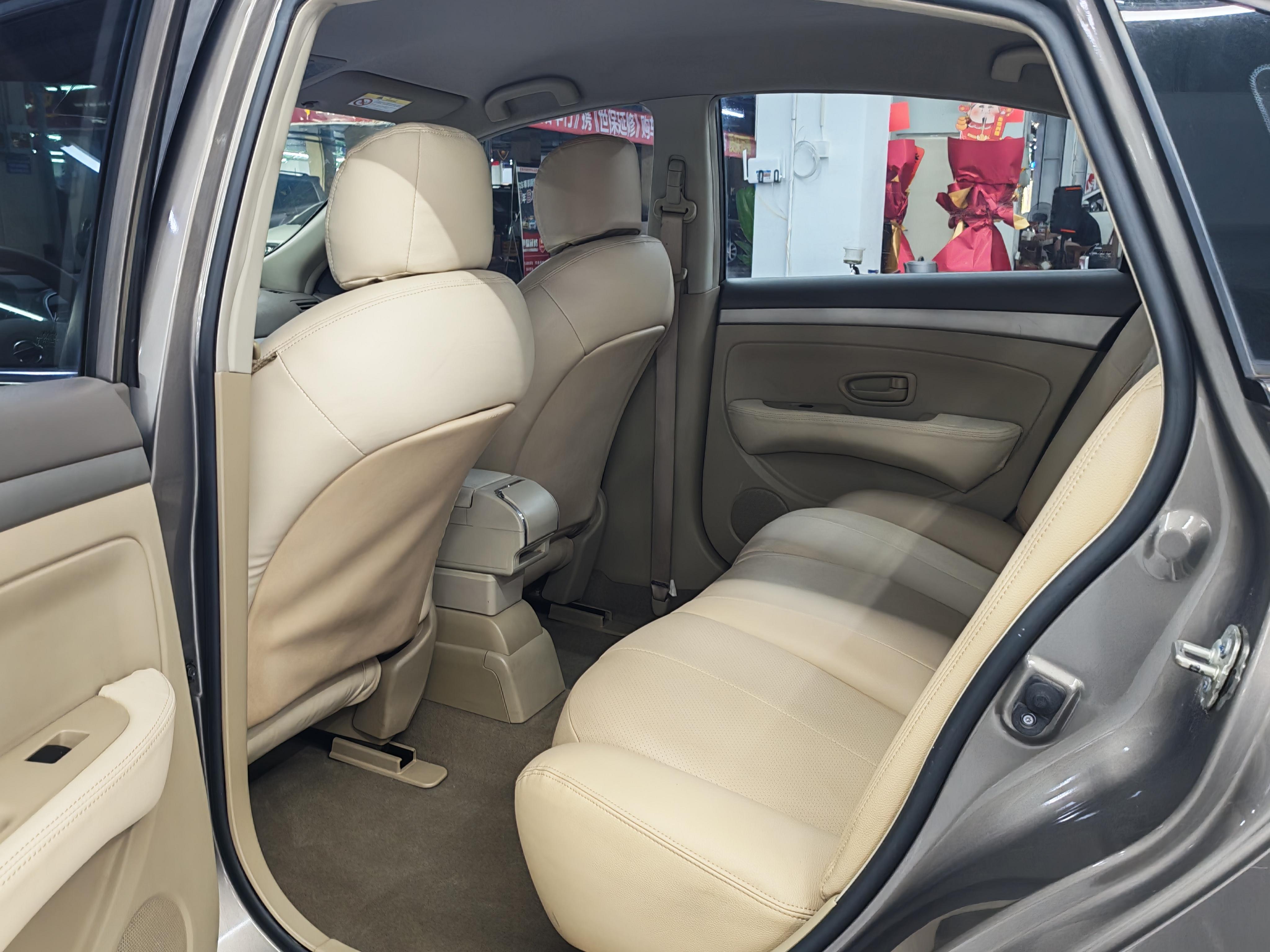 Nissan Sylphy 2016 thumb 7