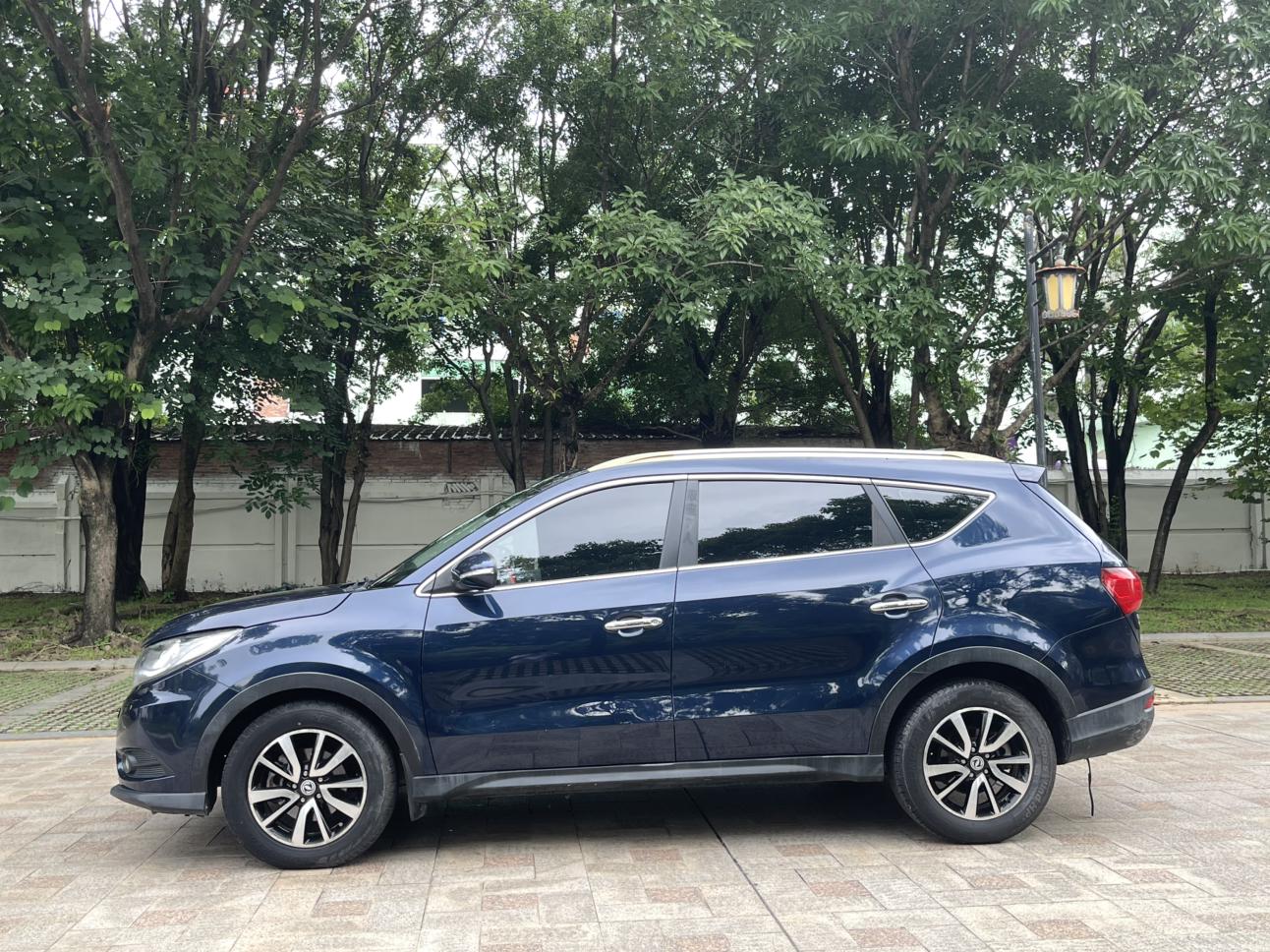 Dongfeng Fengon 580 2017 thumb 2