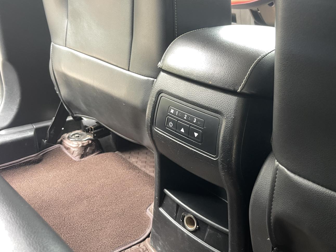 Dongfeng Fengon 580 2017 thumb 8