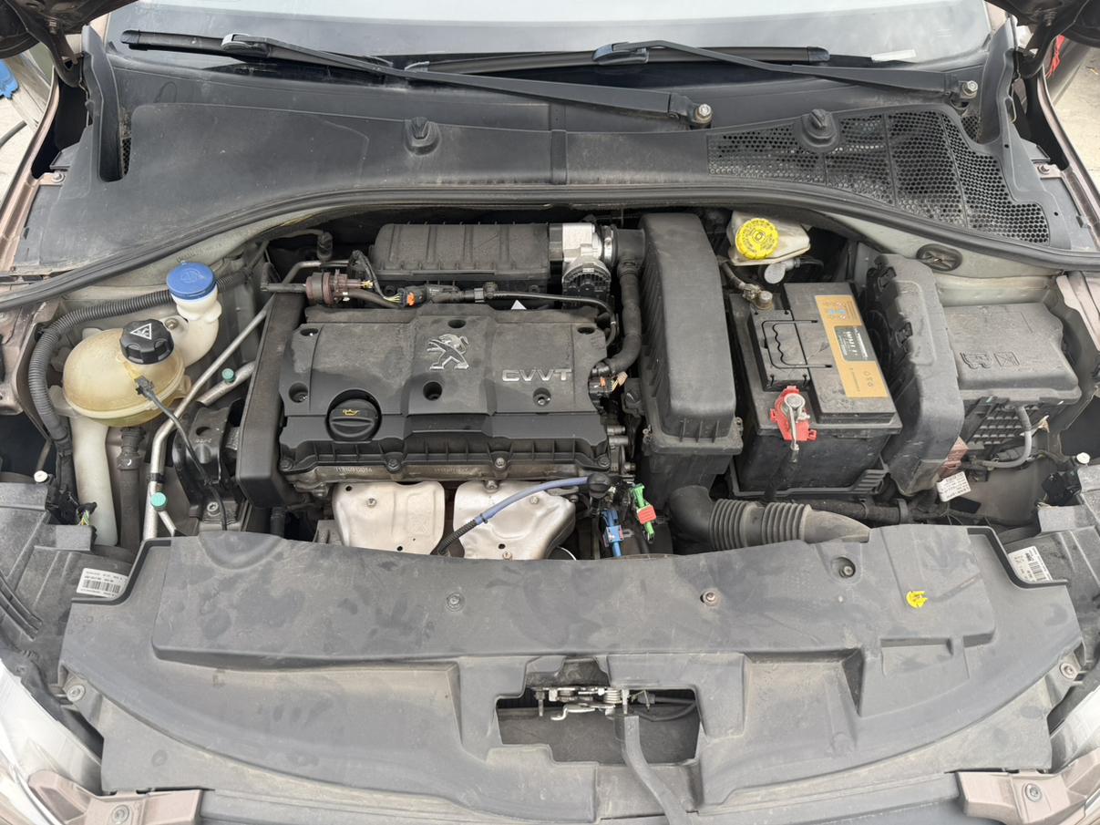 Peugeot 301 2014 thumb 6