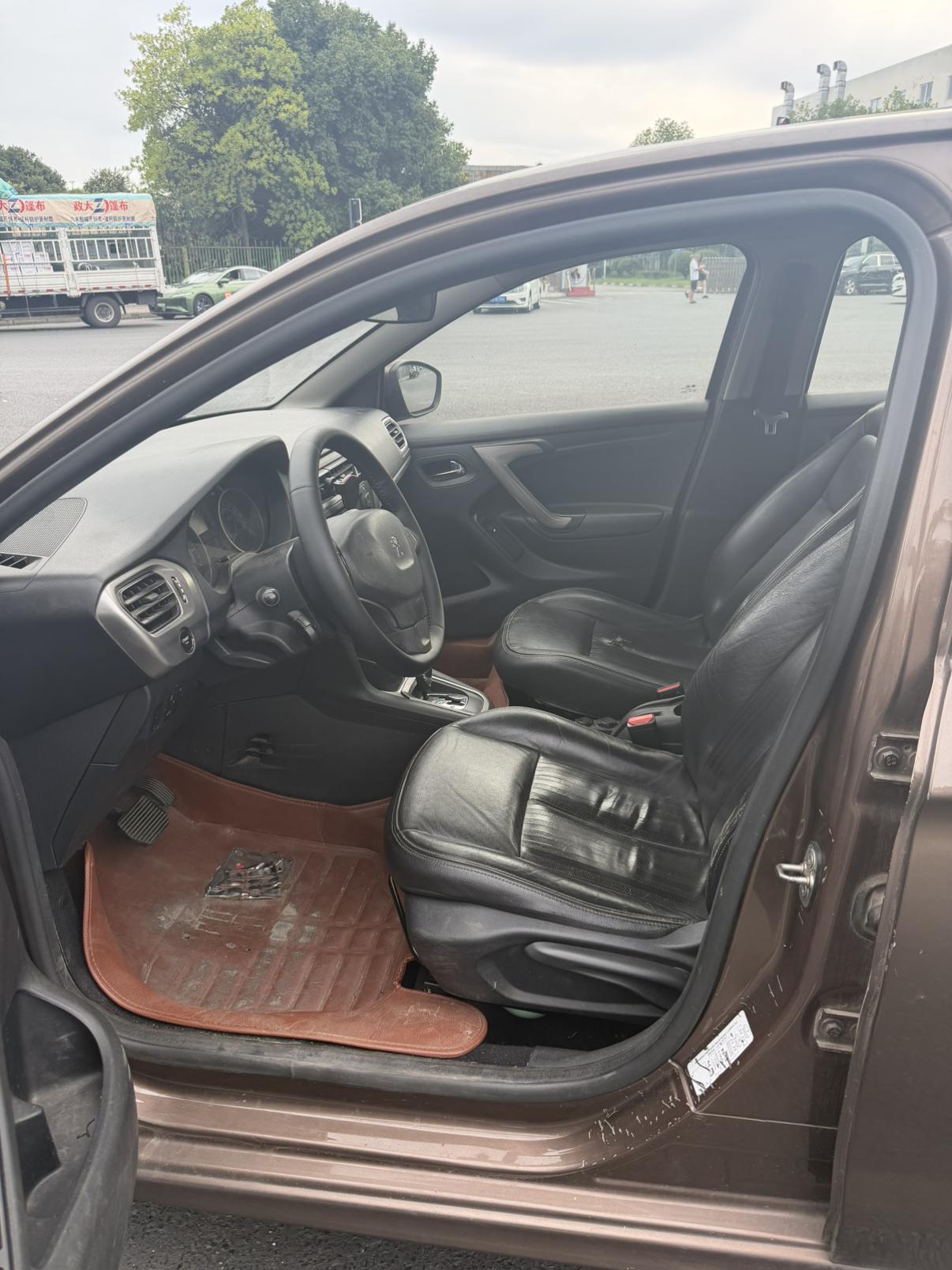 Peugeot 301 2014 thumb 9