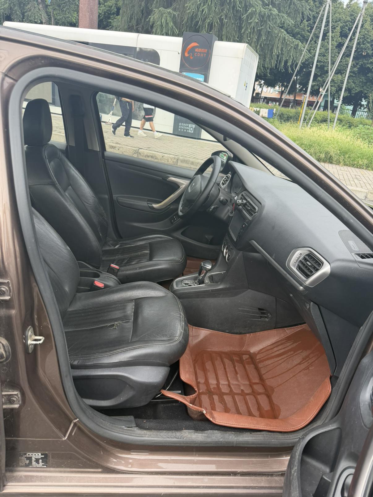 Peugeot 301 2014 thumb 10