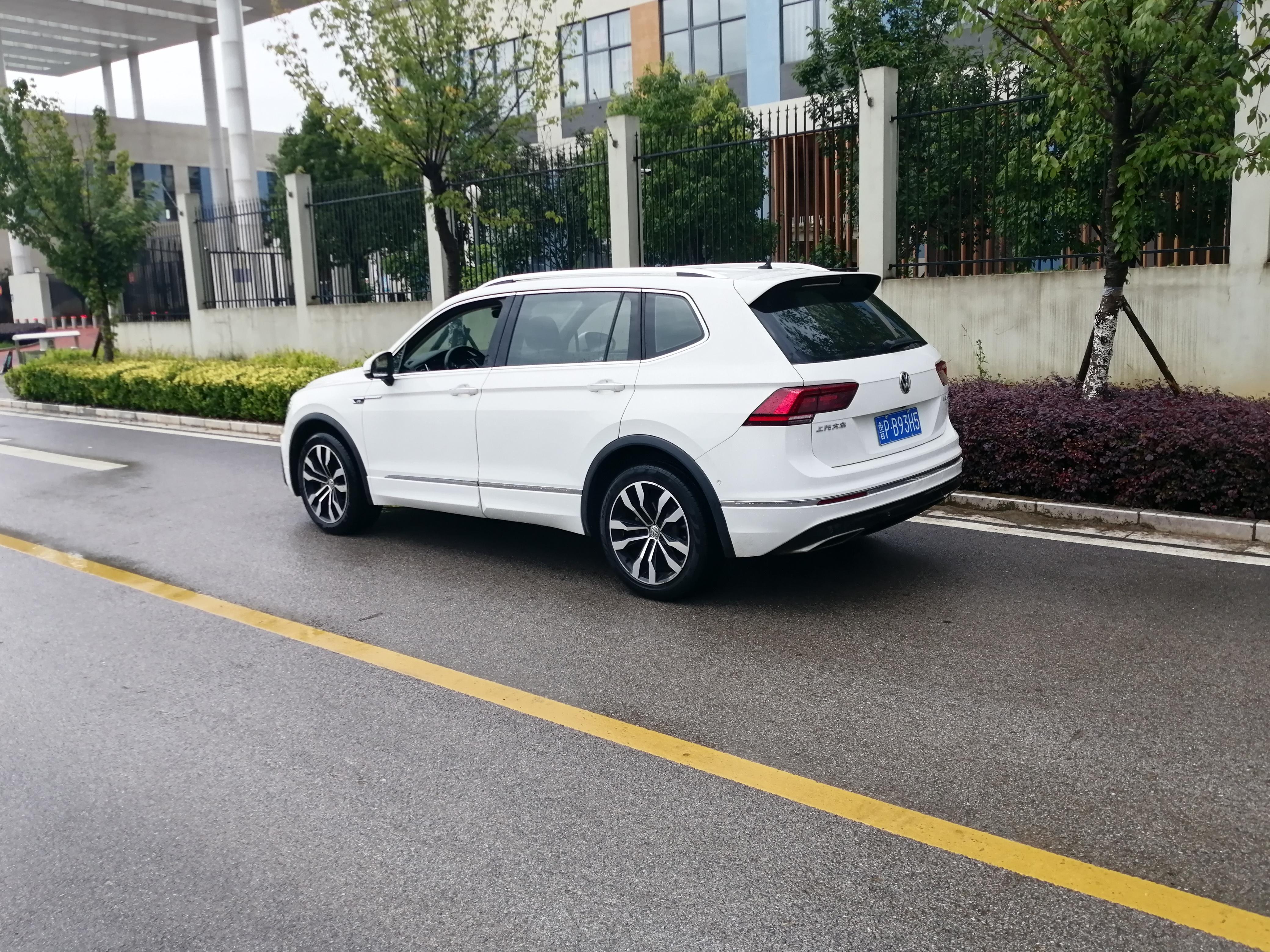 Volkswagen Tiguan 2020 thumb 2