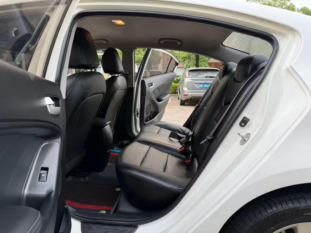 Kia K3 2015 thumb 6