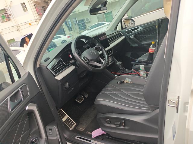 Volkswagen Tiguan 2023 thumb 5