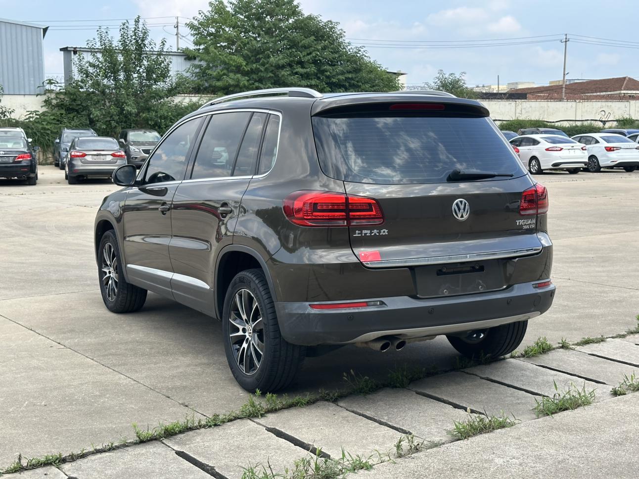 Volkswagen Tiguan 2016 thumb 2