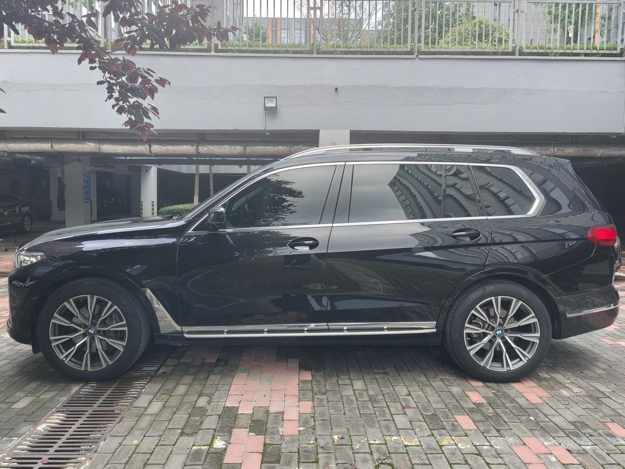 BMW X7 2022 thumb 2