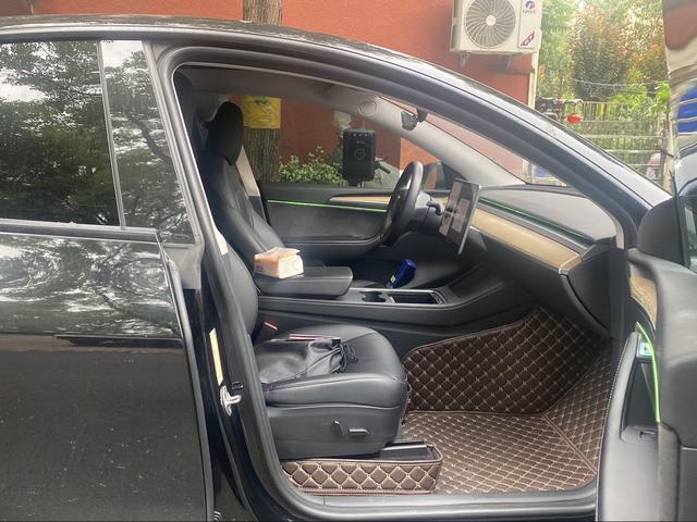 Tesla Model Y 2022 thumb 6